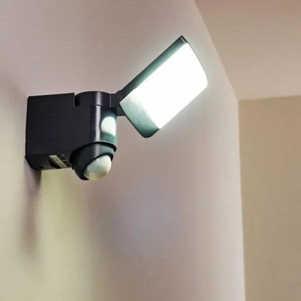 hofstein Applique murale d'extérieur Larvik LED Anthracite, 1 lumière, Détecteur de mouvement* Lampes Modernes