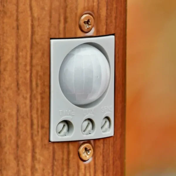hofstein Borne lumineuse Gaborone Brun, Couleur bois, 1 lumière, Détecteur de mouvement* Lampes Modernes