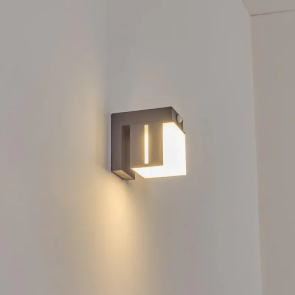 hofstein Swanek Lampe murale d´extérieur, Applique murale LED Anthracite, 1 lumière, Détecteur de mouvement* Lampes Modernes